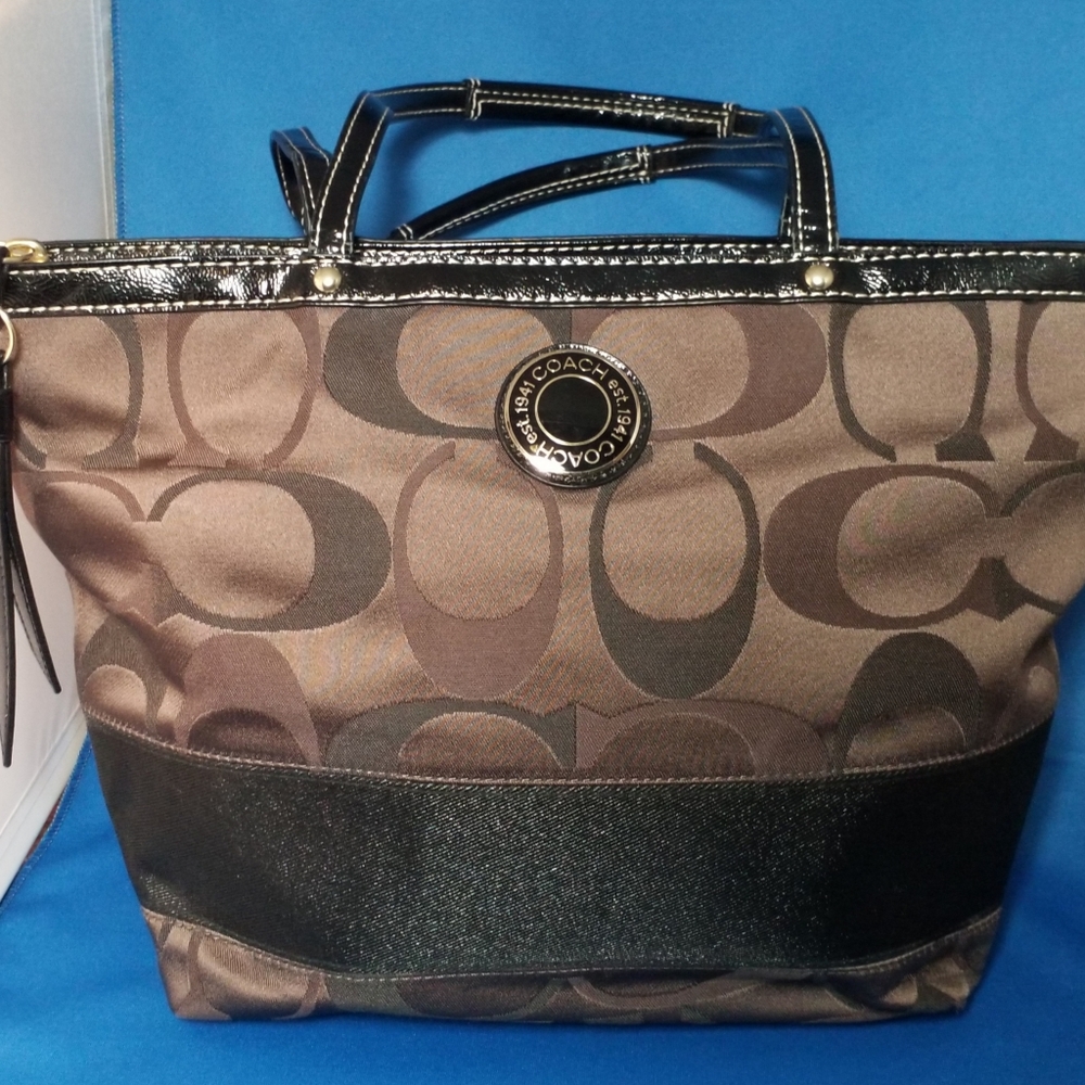 Coach Signature Jacquard Tote 3 Stripe